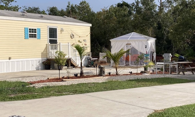 Lake Placid Complejo | Cottage@Lake Grassy Resort Special Monthly Rates. Jan-April 90 day Minimum