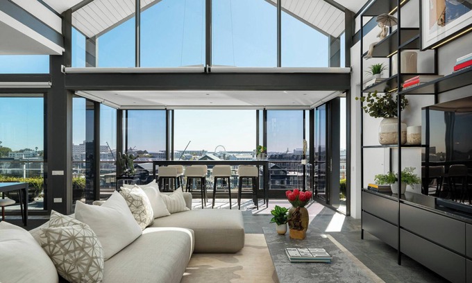 Cape Town City Centre Villa | Canal facing Penthouse 601 Dovenby