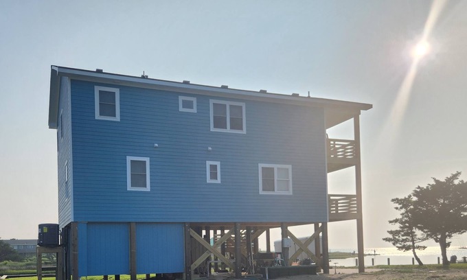 Frisco Casa | Canal front home with gorgeous sound views. 3 bedroom 2.5 bathrooms.