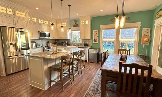 Port Isabel Casa | Canal Front Retreat w/Boat Dock & Coastal Views