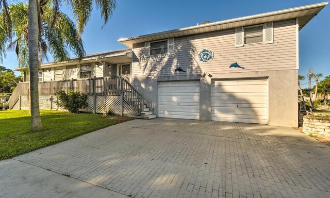 Englewood Casa | Canalfront Home with Private Dock - 5 Mi to Beaches!
