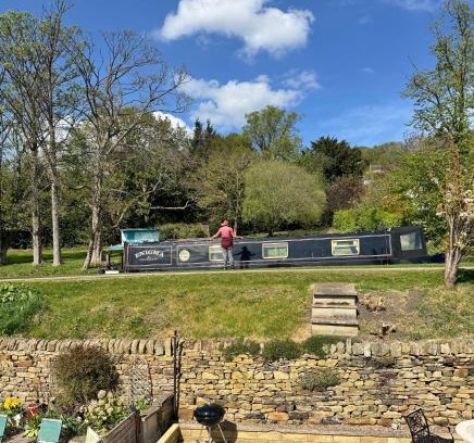 Keighley Casa | Canalside walks Riddlesden Local to Skipton Ilkley Haworth & Keighley Worth Valley Railway