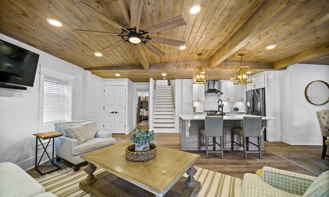 Mansfield Casa | Canary Cottage Lakehouse on Jackson Lake