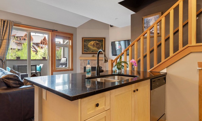 Cougar Creek Complejo | Canmore Penthouse Loft / año Piscina salada climatizada de agua salada