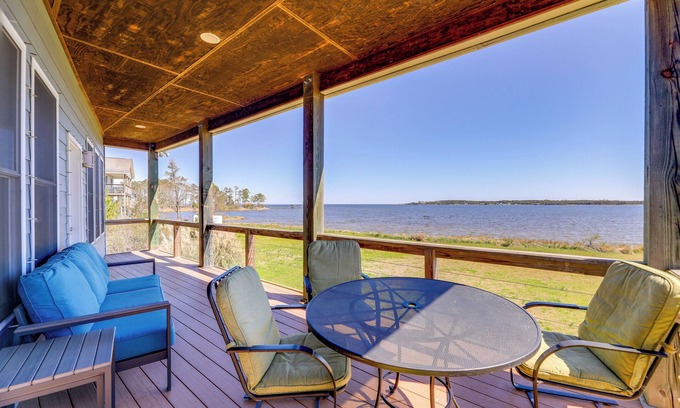 Hobucken Casa | Canoe & Dock: Boater's Paradise on Pamlico River!