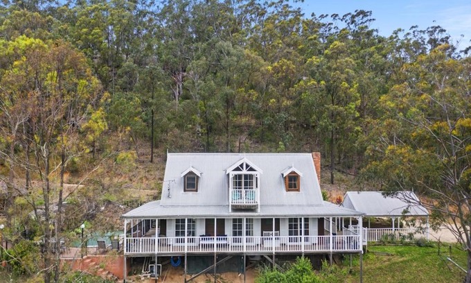 Broke Casa | Cants Cottage