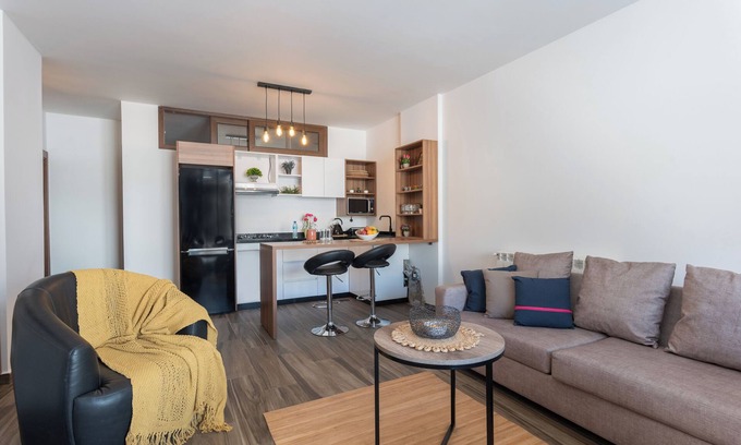 Kfardebian Apartamento | Canyon - 1 BR Apt by The Valley