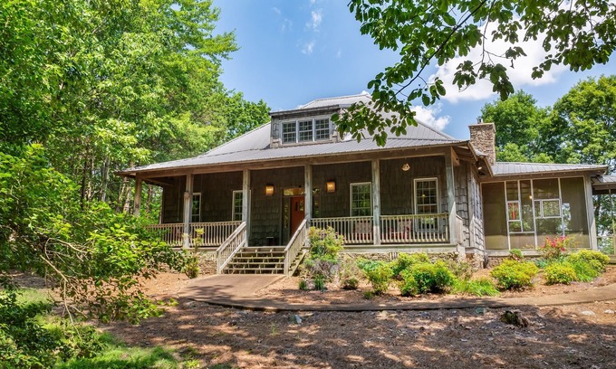 Mentone Cabaña | Canyon Hideaway Cottage - Secluded 2 Acres! Swing Bed & FP on Screened Porch