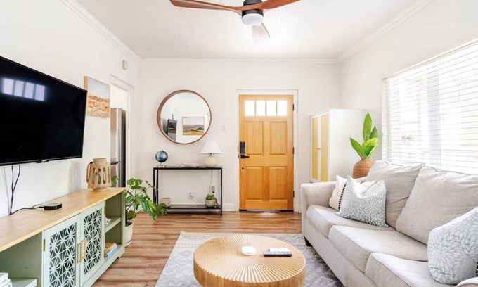 Hillcrest Cabaña | Canyon Views w/Outdoor Seating & Parking