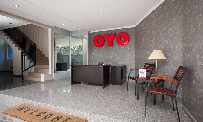 Surabaya Hotel | Capital O 134 Lg Residence