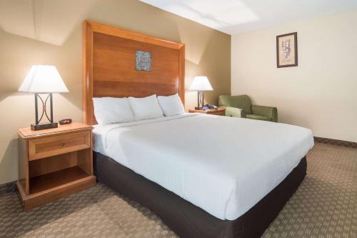 Duncanville Hotel | Capital O Duncanville Tx