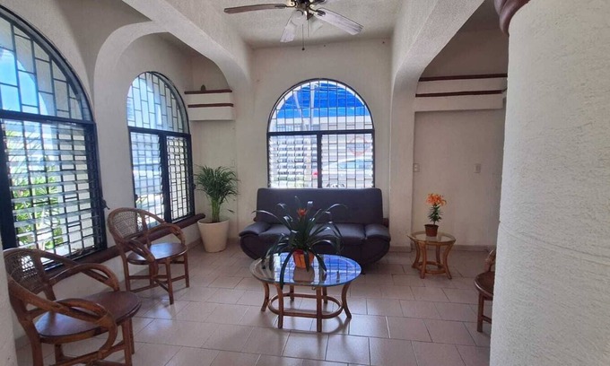 Centro histórico Hotel | Capital O Hotel Rolovi Cancún