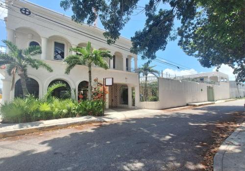 Centro de Cancún Hotel | Capital O Hotel Rolovi Cancún