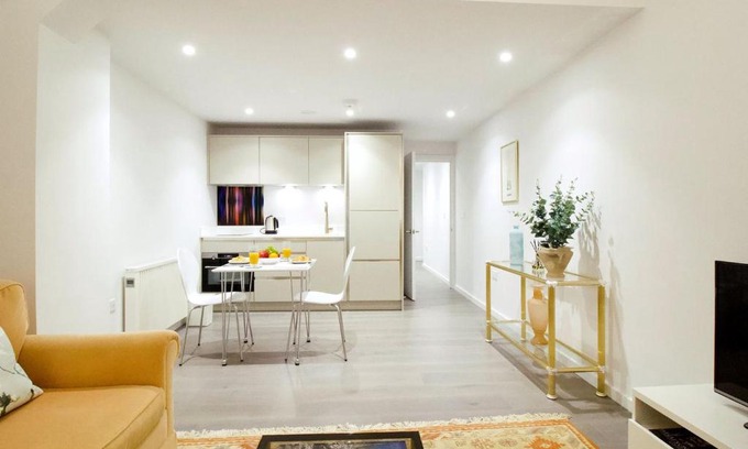 Winchester Casa | Capitol Apartment