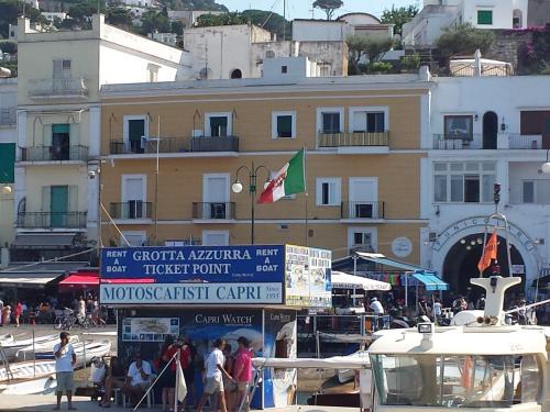 Marina Grande Casa | Capri Aquarium Family