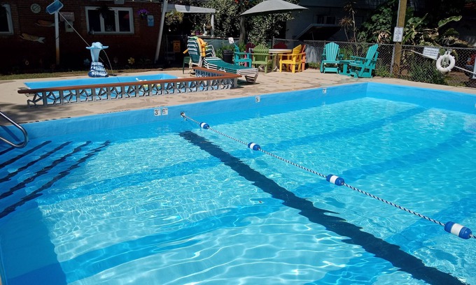 Long Beach Hotel | Captain's Cove Motel