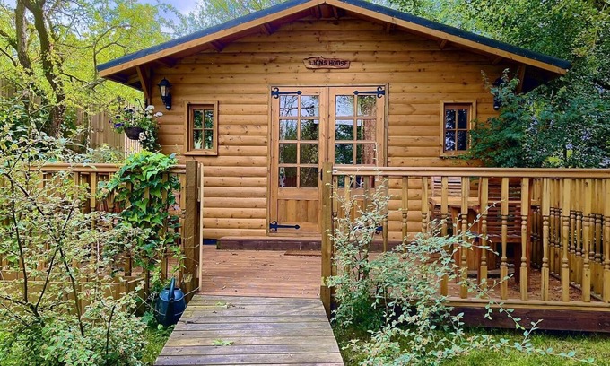Brinkley Cabina | Captivating 1-Bed Cabin in Newmarket