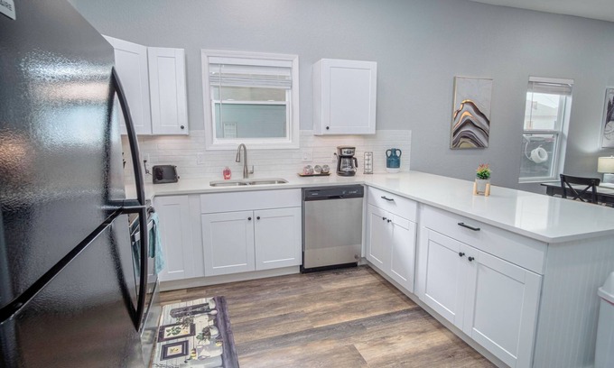 Near East Side Casa | Captivating 4BR 2BA Home Near Awesome Downtown