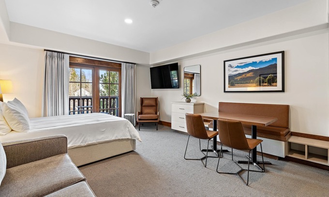 Tamarack Apartamento | Captivating Studio with Balcony