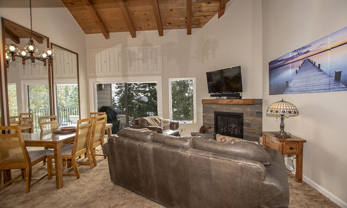 Carnelian Woods Casa | Carnelian Woods # 121: 4 BR / 2 BA condo/townhouse in Carnelian Bay, Sleeps 8