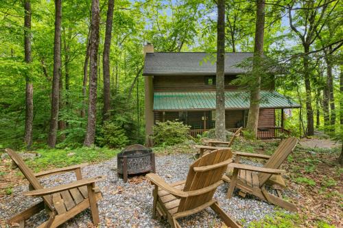 Lake Lure Casa | Carolina Cardinal House