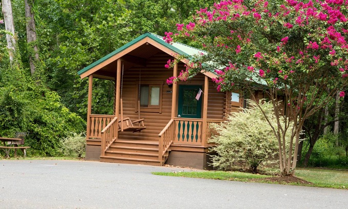 Charlotte Cabina | Carowinds Camp Wilderness