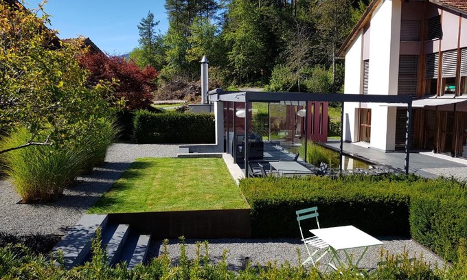 Valendas Apartamento | Carrera - Ferienhaus mit Traumgarten (120m2) für max. 2 Personen
