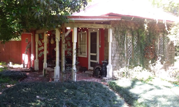 Monticello Casa | CARRIAGE HOUSE