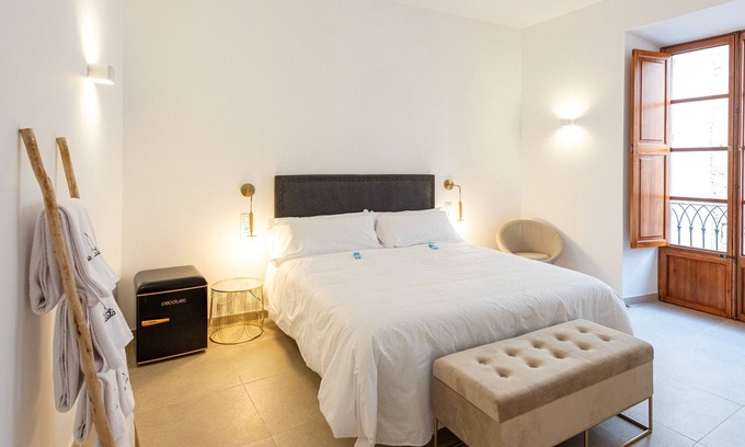 Sineu Hotel | CAS CATALÀ - JUNIOR SUITE VC - Beautiful room in a boutique hotel with city views, share