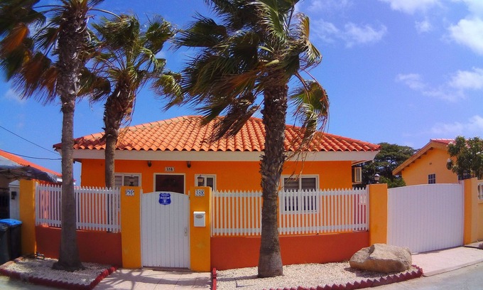 Shiribana Villa | Cas Trupial - Villa privada con piscina, 3 dormitorios, 2 baños, amplia terraza