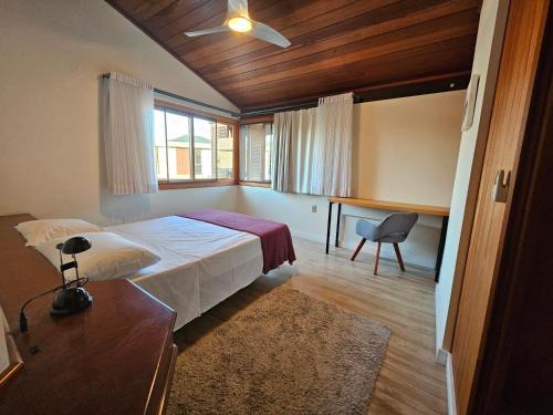 Itacorubi Casa | Casa 3 quartos no Itacorubi, Wi-fi 600 mega MV0967