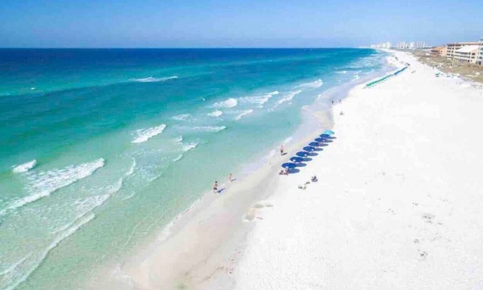 Crystal Shores Casa | Casa Bella Luxury Experience Amenities Galore