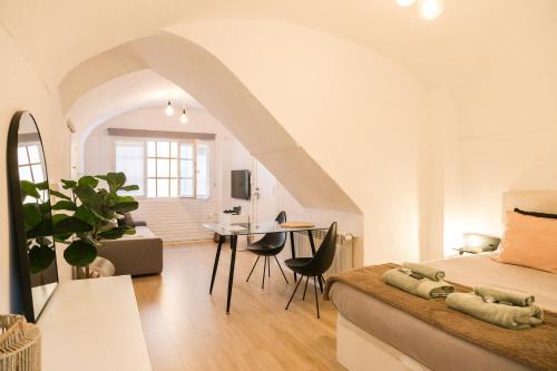 Besalú Apartamento | Casa Besalú - Estudio en el centro del pueblo