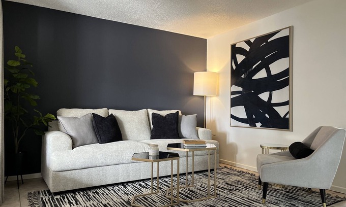 Amistad National Recreational Area Apartamento | Casa Ceniza Cozy modern apartment for adults only.