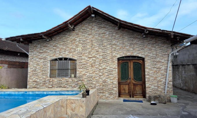 Jardim Praia Grande Casa | Casa com pisicna in Mongaguá