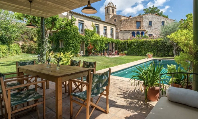 Llofriu Casa | Costa Brava Villa – Private Pool, Garden ideal for autumn gateways