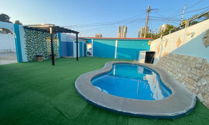 Salinas Villa | Casa con piscina en salinas cerca del mar