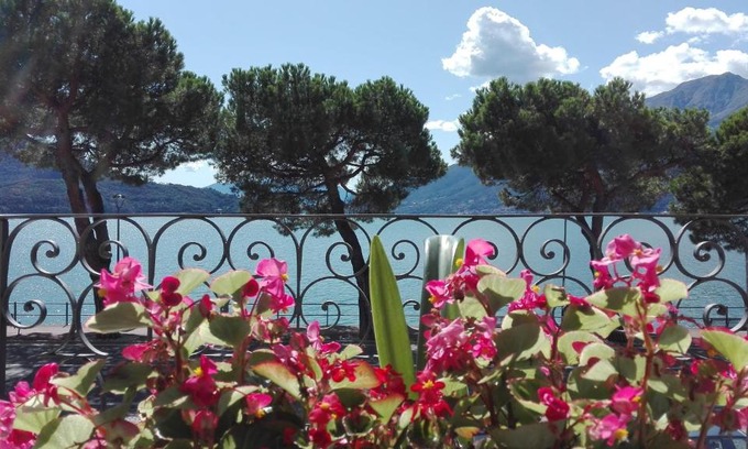 Domaso Apartamento | Casa d'epoca fronte lago a Domaso lago di Como
