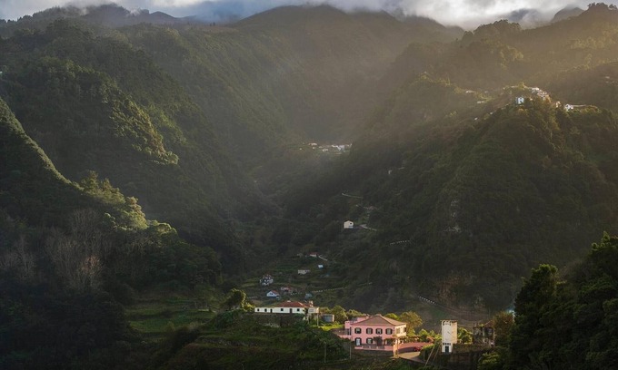 Sao Jorge Casa | Casa da Fajã Alta is a traditional manor house, full of charm and comfort.