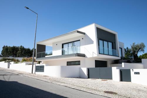 Caldas da Rainha Villa | Casa da Serra - By SCH