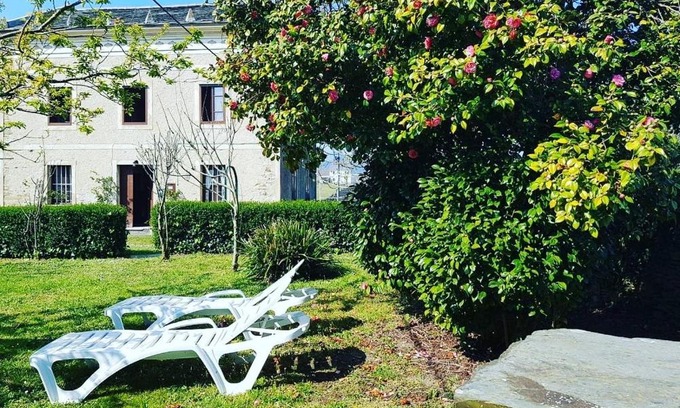 Figueras (Castropol) Casa | Casa de aldea Chacurro