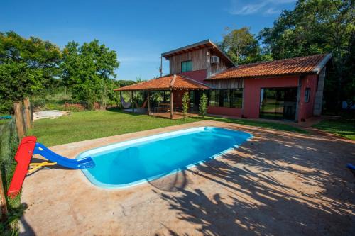 Dourados Casa | Casa de campo com piscina próxima ao aeroporto de Dourados