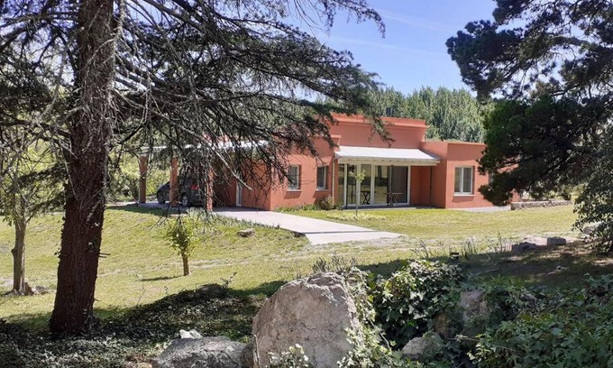Tandil Casa | Casa de Campo con Bosque y Pileta