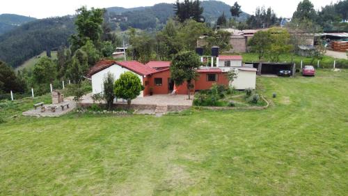 Sogamoso Casa | Casa de Campo, Excelente Ubicación y Amplias Zonas Verdes