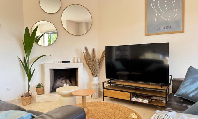 Marbella Casa | Casa de la Alegria, 3-bedroom house near Cabopino Beach, Marbella