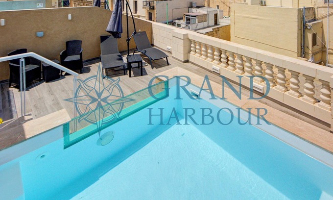 Ghaxaq Casa | Casa Del 'Arte in Ghaxaq – Rooftop Pool & Garage