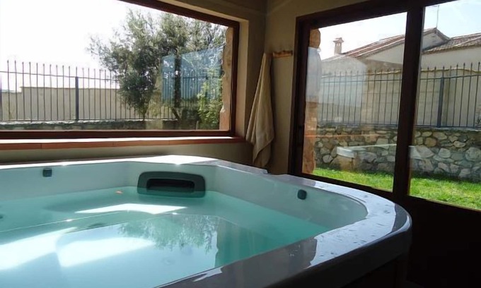 Cubillo Cabaña | Casa rural para 10 personas con jacuzzi, sauna, wifi gratis, jardín en Segovia