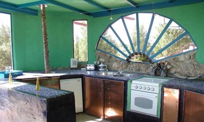 Fonte do Bispo Casa | Casa do Teatro colourful, Holiday home, pool, WiFi, TV, air-cond., near the sea