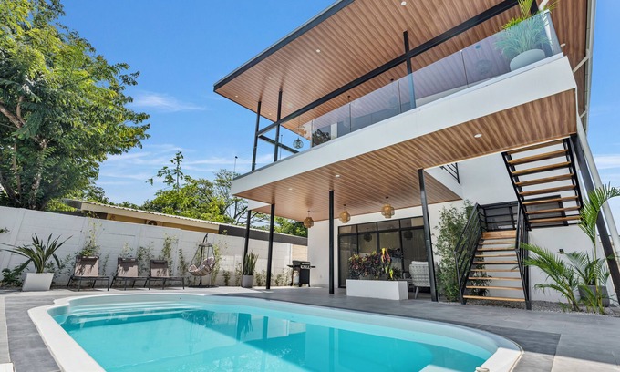 Sámara Casa | Casa Driftwood -Modern and Tropical Costa Rica Getaway
