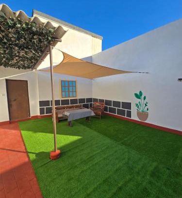 Sanlúcar de Barrameda Casa | Casa El Canario by Sanlúcar Housing